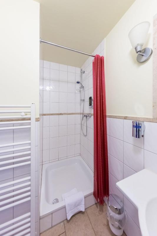 Triple Room image 2