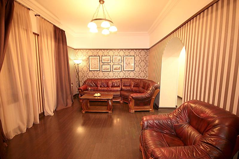Two-bedroom Deluxe Apartment - Kreshchatyk 17 image 3