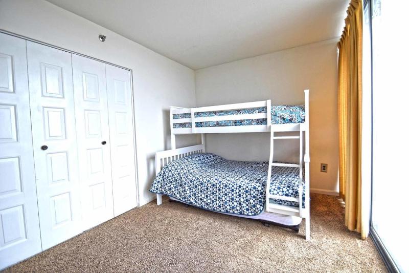 Century I 702 - image 4