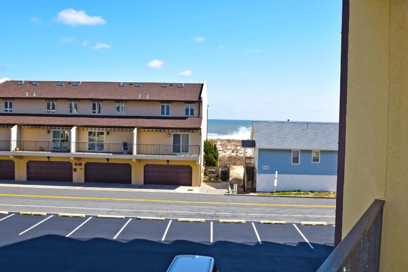 Seatime 303S Condo - image 3
