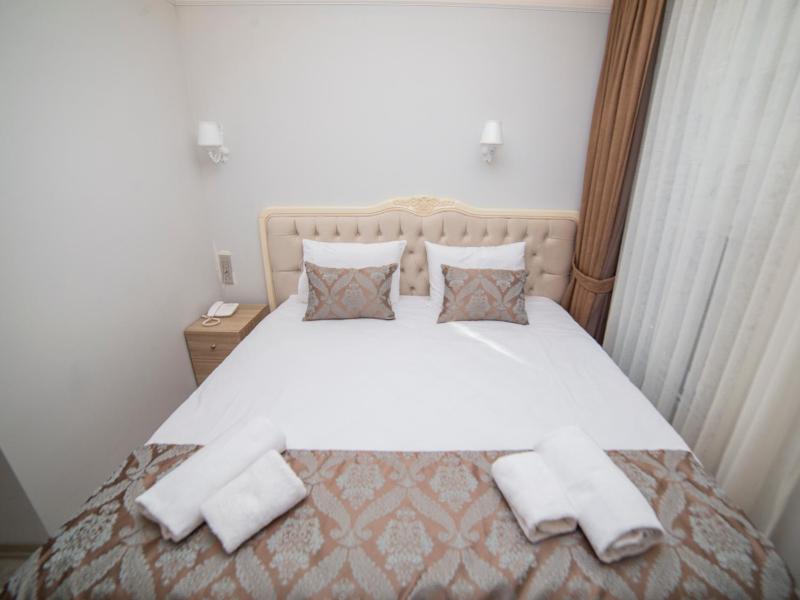 Standard Double Room image 2