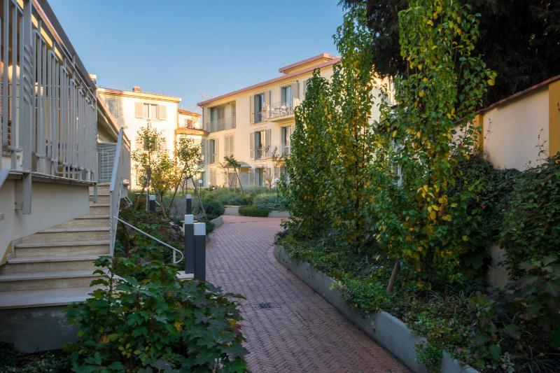 Apartment with Garden View image 3