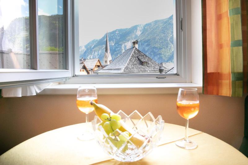 Double Room with Balcony image 4
