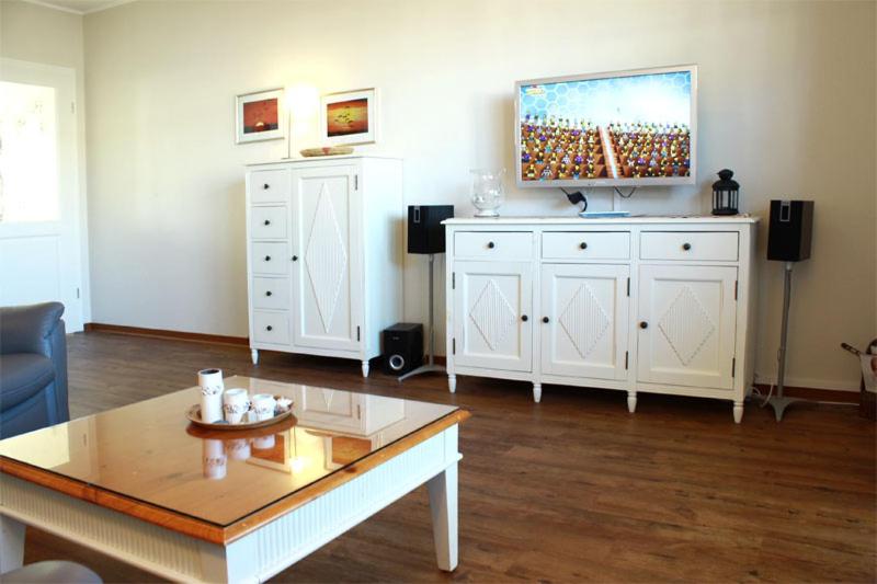 Two-Bedroom Apartment 228 image 2