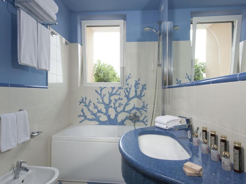Executive Double Room with Sea View image 4