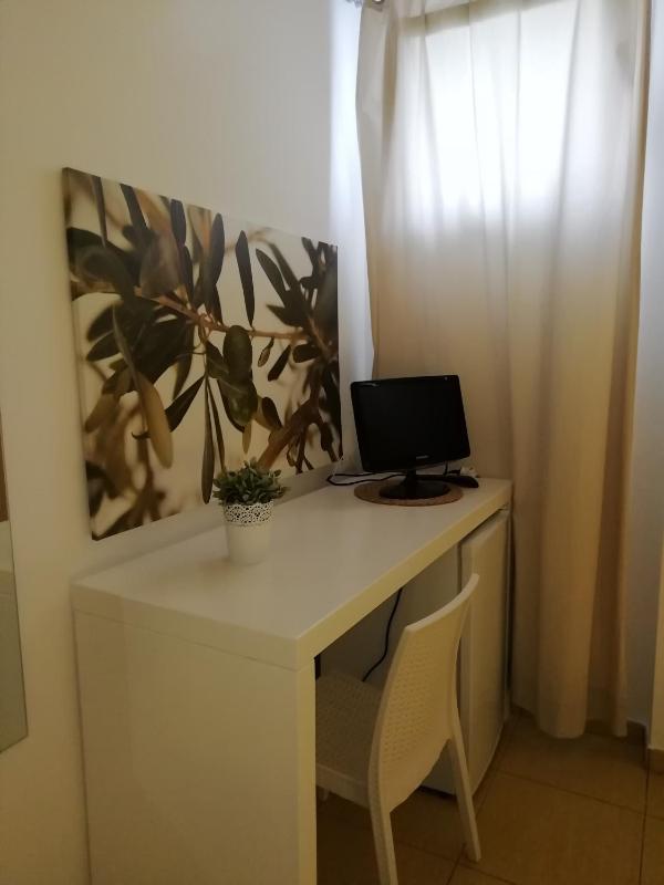 Standard Double Room image 4