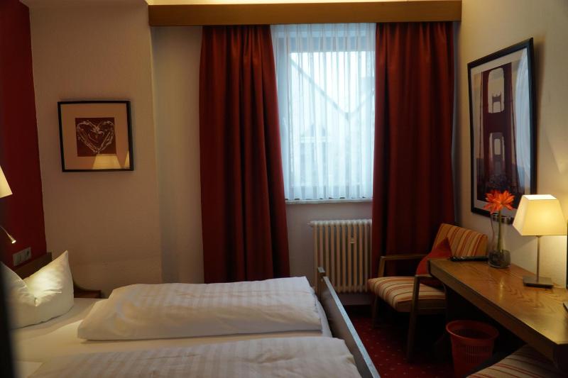 Standard Double Room image 2
