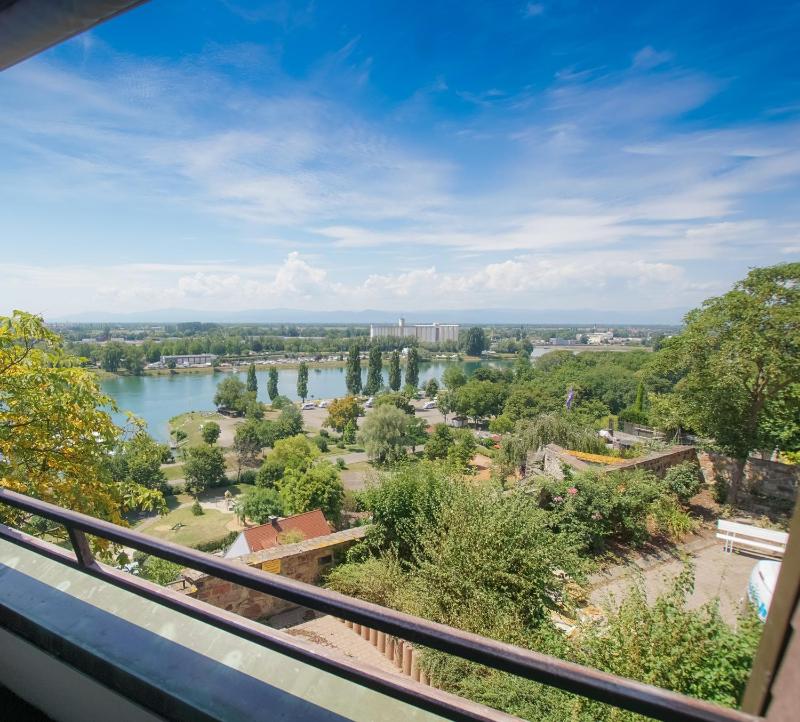 Standard Double Room with River View image 2