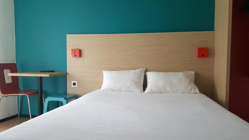 Cabrio Double Room with Bathroom image 3