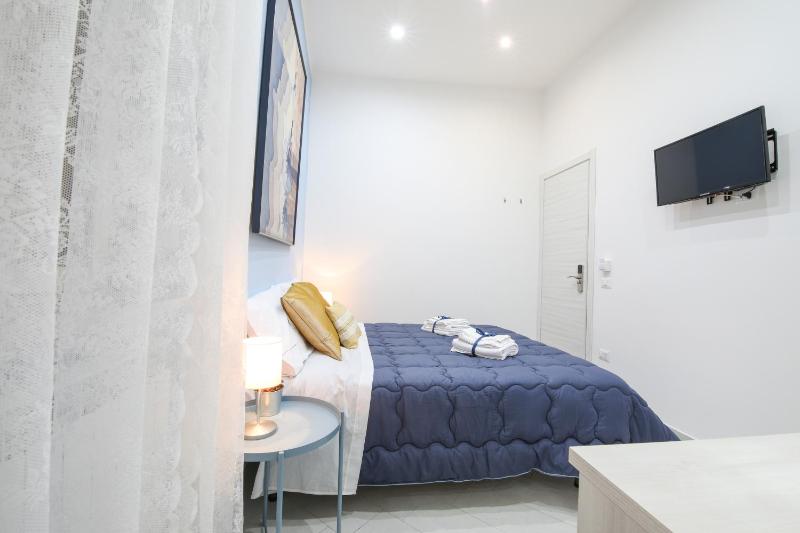 Double or Twin Room with Private Bathroom image 4