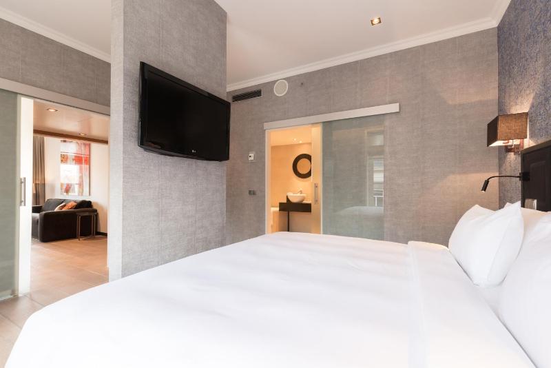 Ruyschen Suite with Canal View image 4