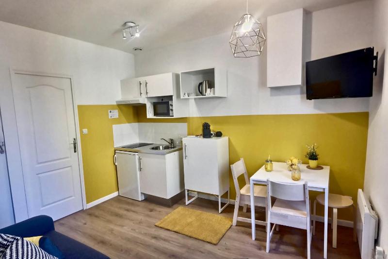 One-Bedroom Apartment image 1