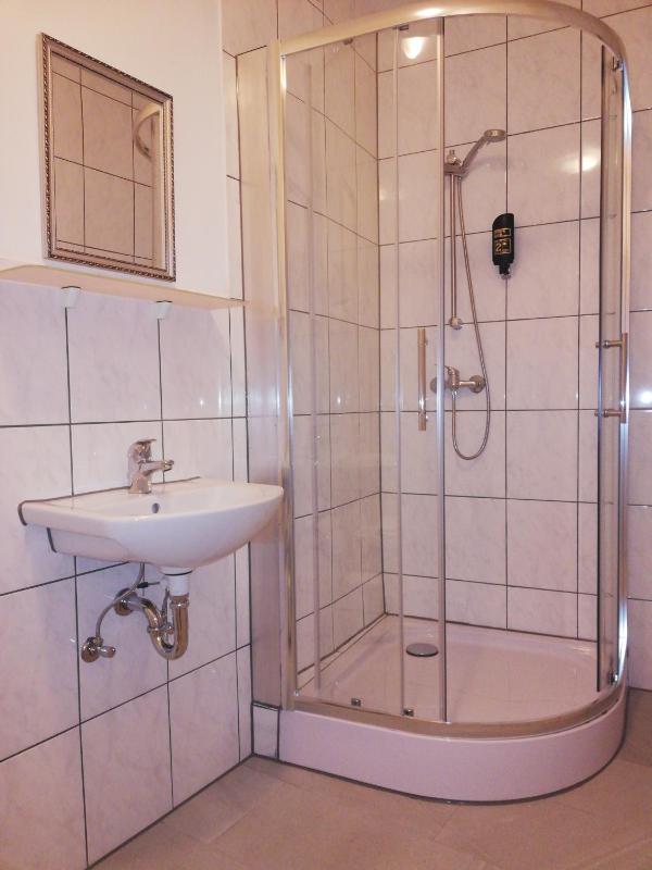 Quadruple Room image 3
