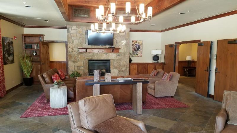 Riverbend Sawmill Run Condo: Ski In/Out Retreat - image 17