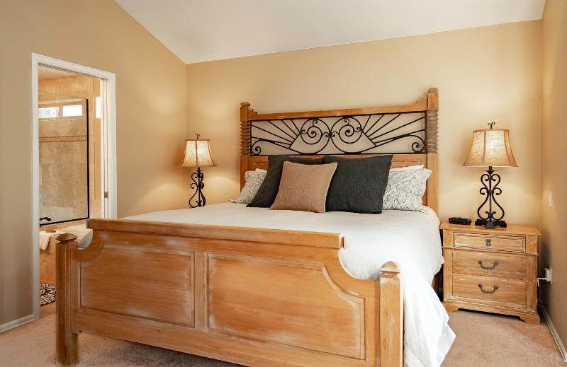 Park Forest Moose Pad Townhome: Hot Tub On Shuttle Route - image 26
