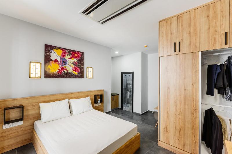G Suites Luxury Rentals - image 8