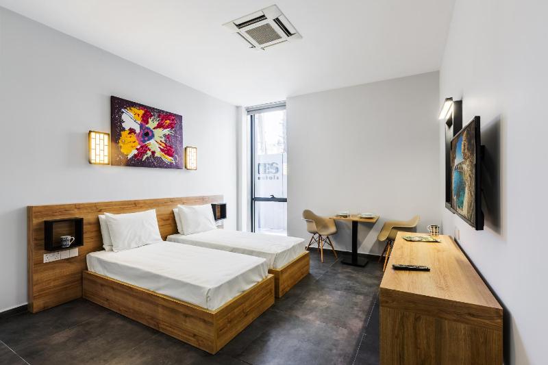 G Suites Luxury Rentals - image 9