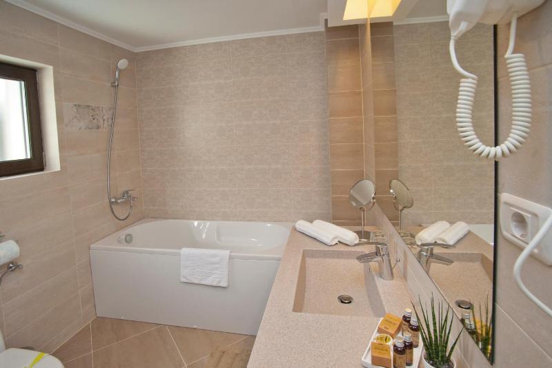 Junior Suite with Balcony image 2