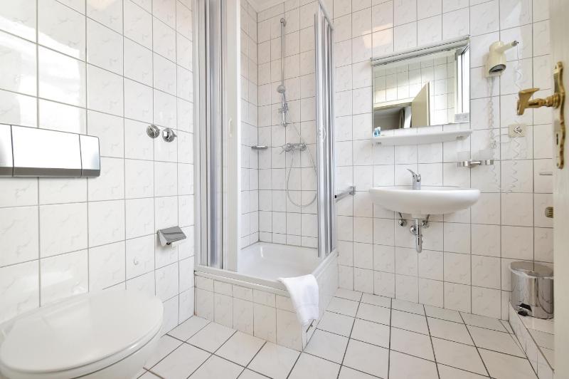 Double or Twin Room image 2
