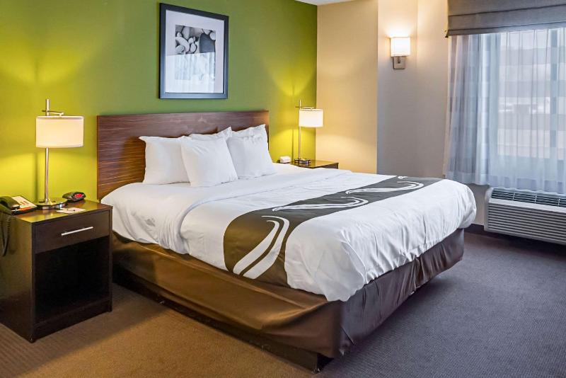 King Room - Non-Smoking image 2