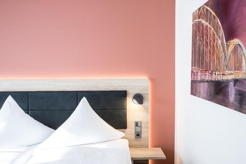 Double Room image 2