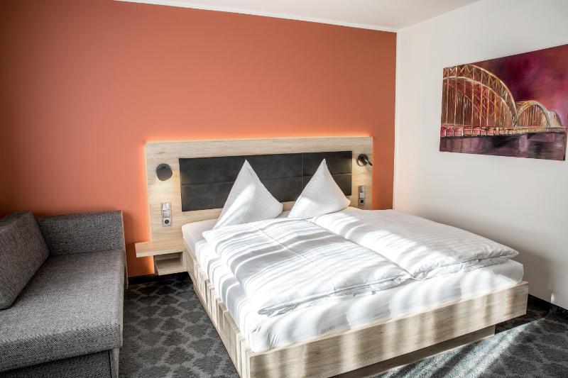 Double Room image 4