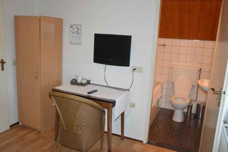 Single Room image 1