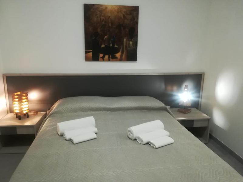Double Room image 4