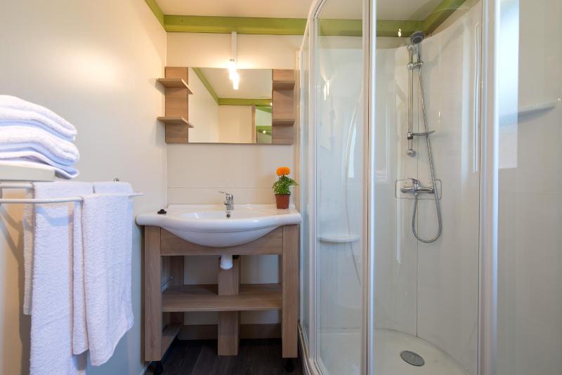 2 Bedroom Cabin image 2