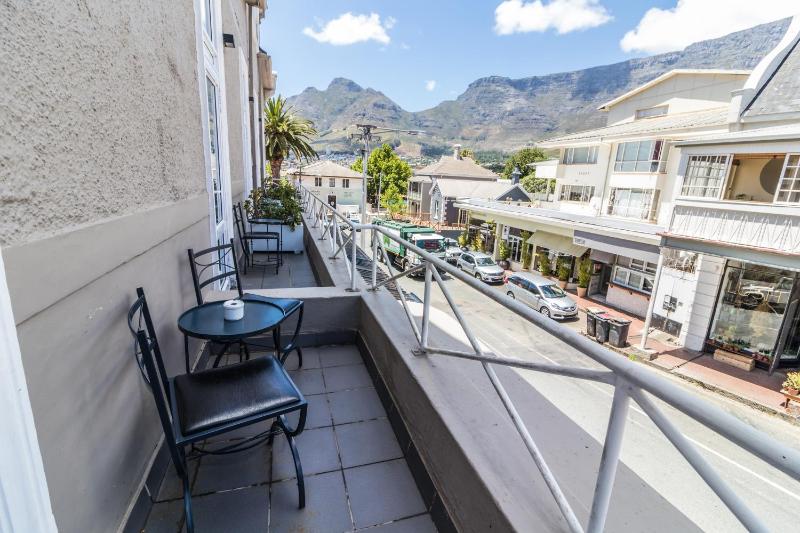 Heritage Deluxe Room with Balcony image 4