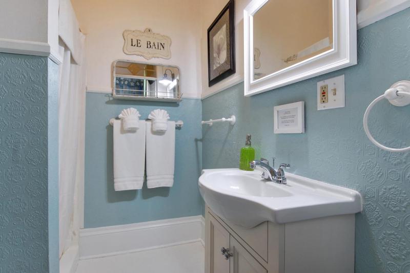 Superior Queen Room image 4