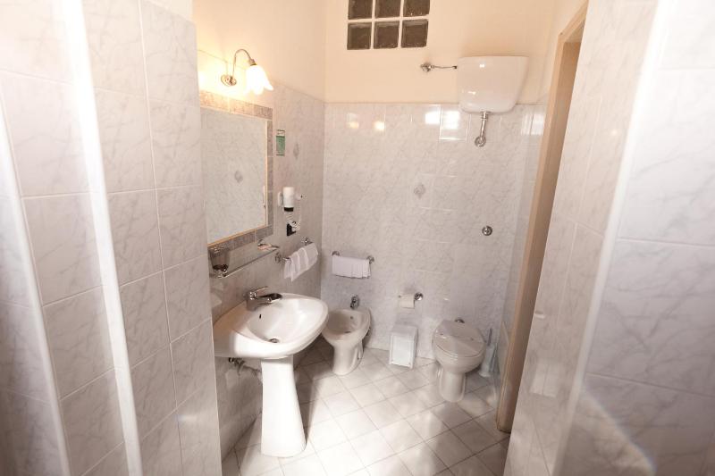 Triple Room image 2