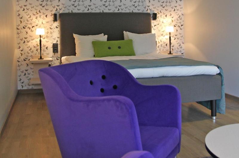 Double Room with Patio image 2