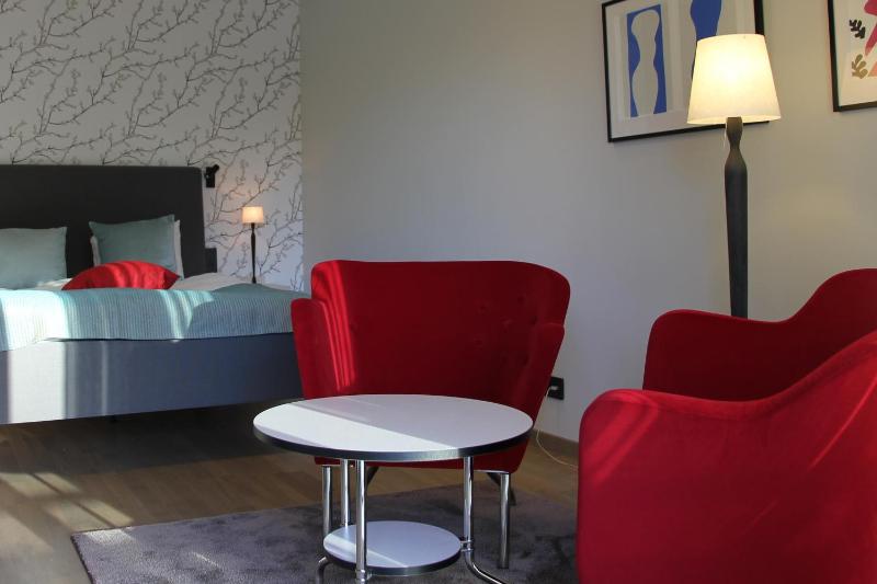 Double Room with Patio image 3