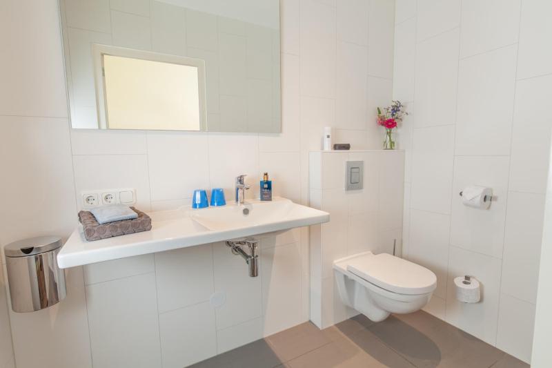 Double Room with Garden View image 3