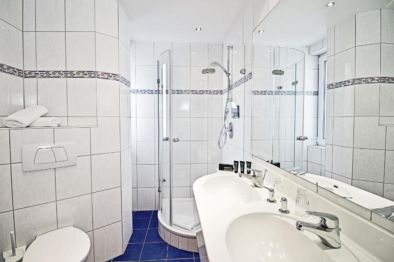 Hotel Goldene Rose - image 30