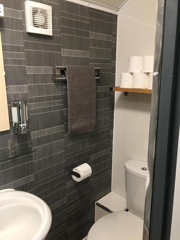 Standard Double Room image 3