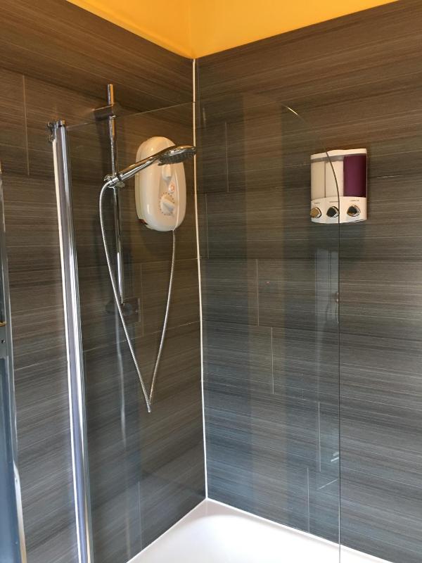Double or Twin Room image 4