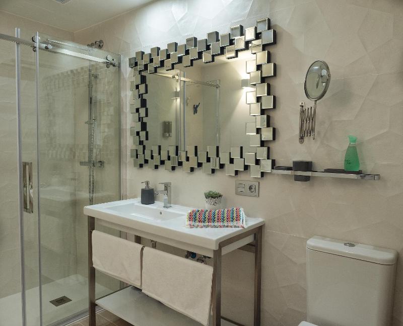 One-Bedroom Apartment image 3