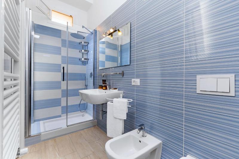 One-Bedroom Apartment image 4