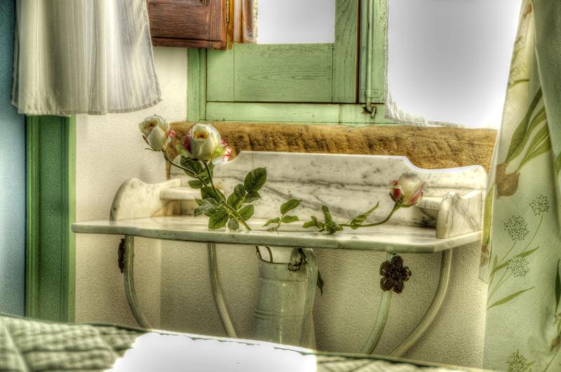Double or Twin Room with Garden View image 4