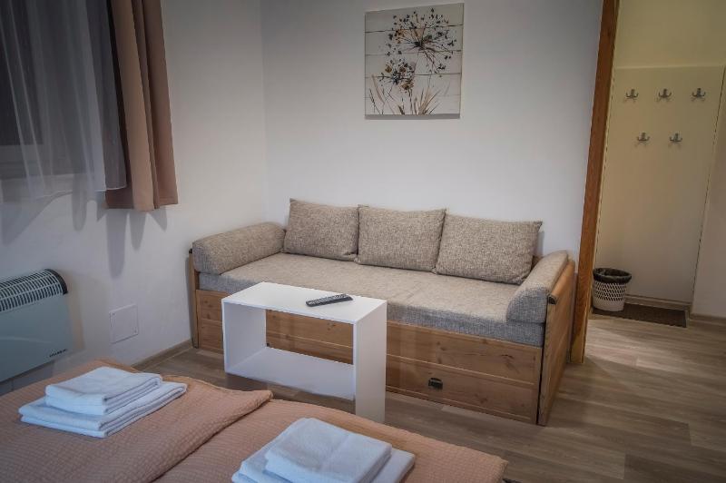 Double Room with Private Bathroom image 3