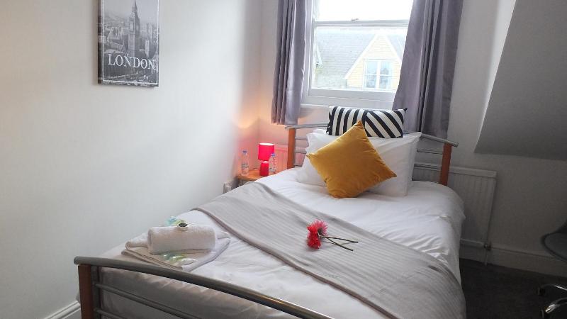 En-Suite Double Loft Room image 4