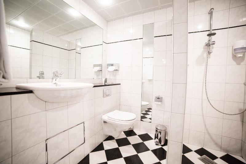 Superior Plus Room image 2