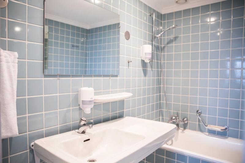 Standard Room image 4