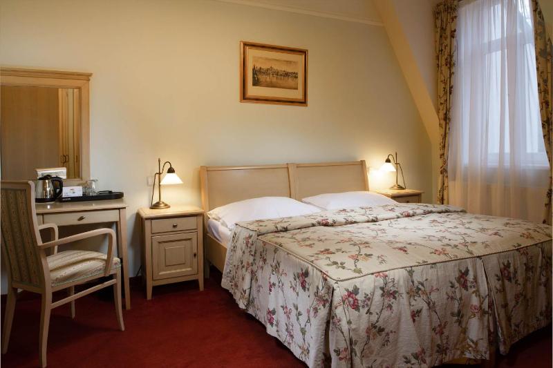 Economy Double or Twin Room with Wellness and Swimming Pool Access image 4