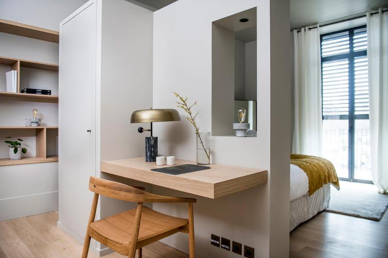 Deluxe Room image 2