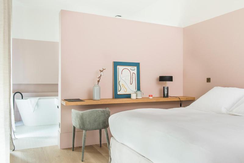 King Room image 4