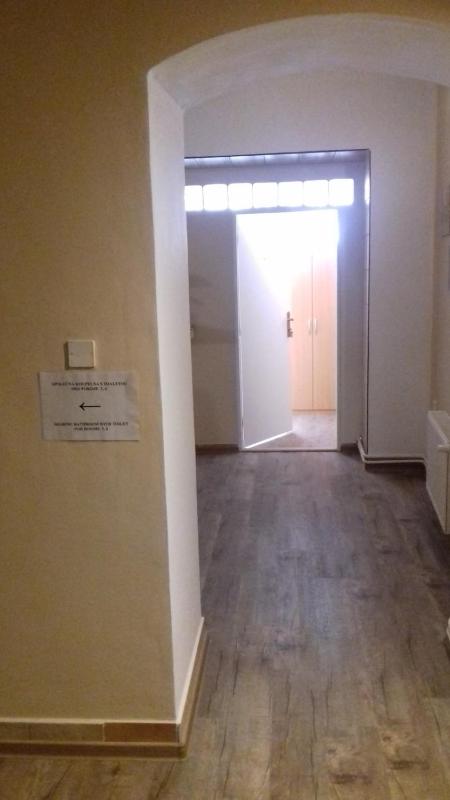 Twin Room with Shared Bathroom image 2