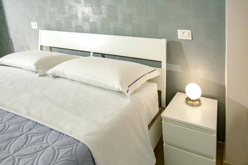 King Room with Balcony image 4